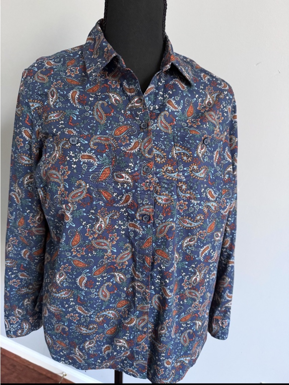 Womens Petite Blue Paisley Button-Up Shirt